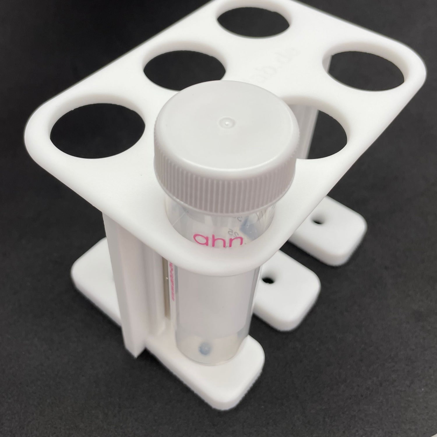 Magnetic rack for six 50 ml tubes