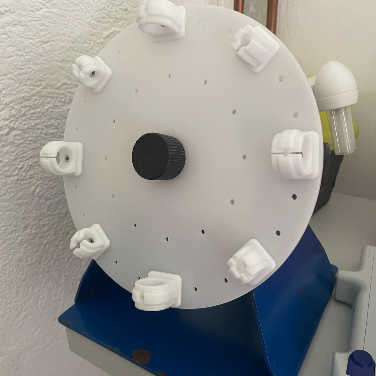 Versatile Adapter for Rotator Mixers
