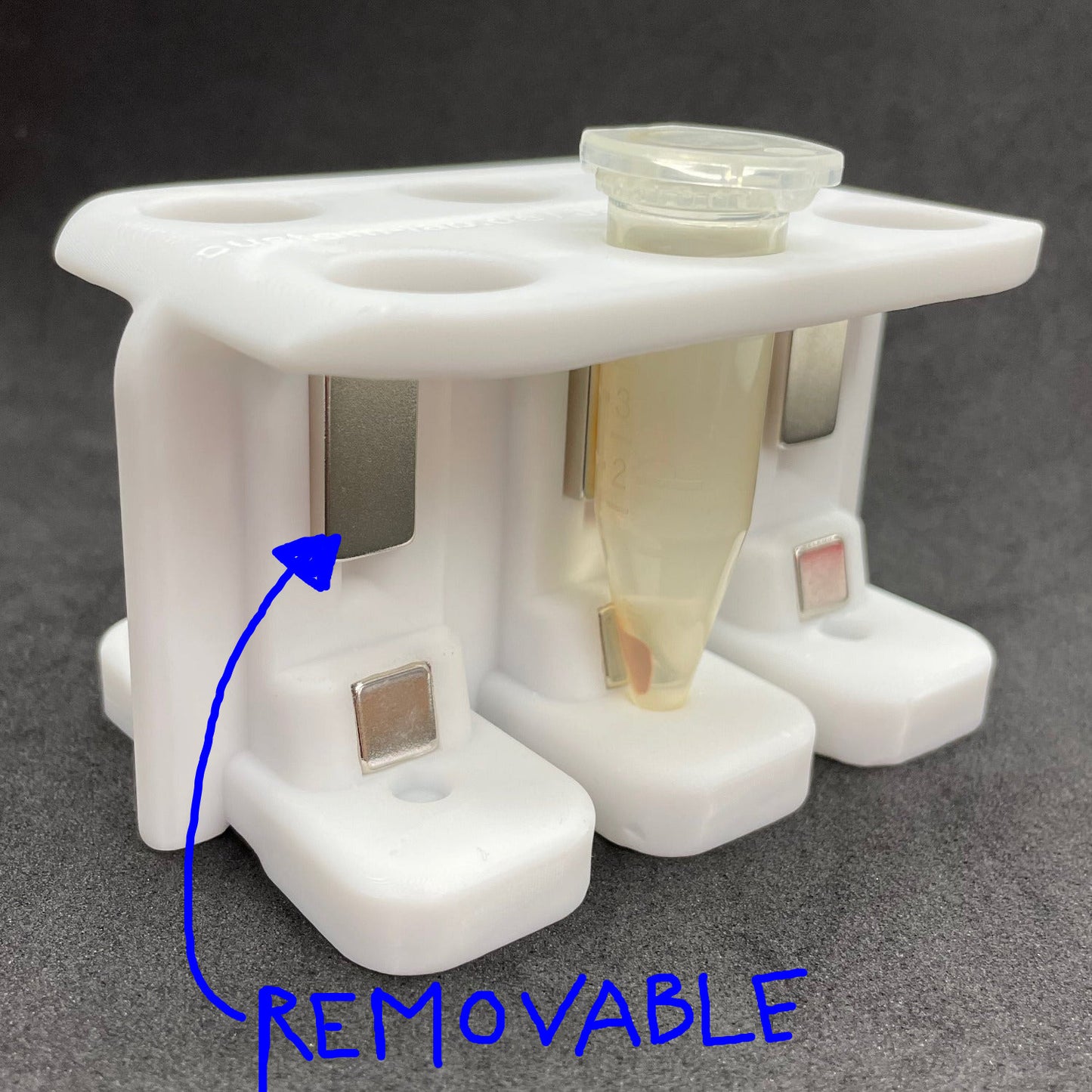 Magnetic rack for six 5 ml tubes